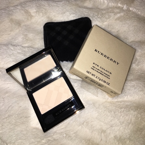 Burberry Other - Burberry Stone Eyeshadow